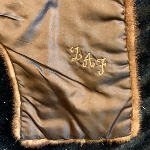 Fabulous mink stole flip collar simply gorgeous - Picture 13 of 13